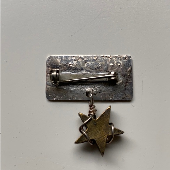 Silver Pin Reach for the Stars ✨ - Picture 3 of 5